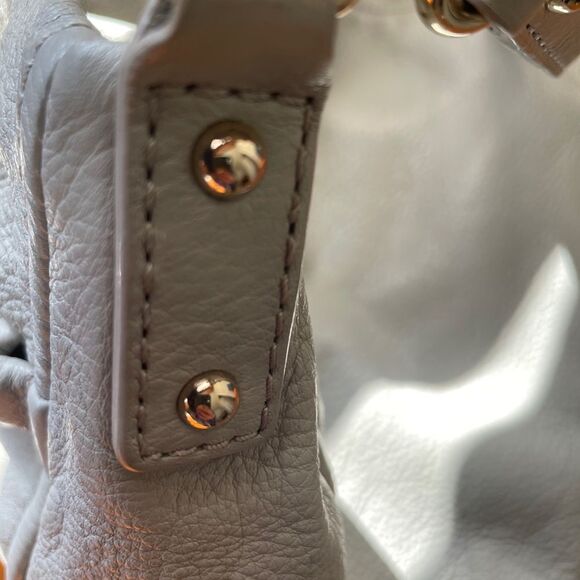 Kate spade/Gray Leather Women's shoulder/crossbody bag lots of pockets! - Picture 8 of 13